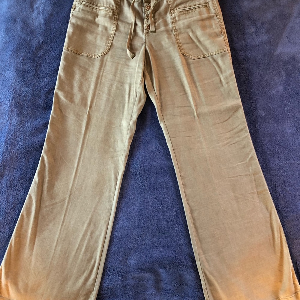 Level 99 linen blend pants with button closure